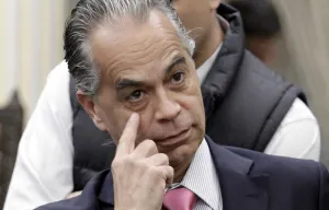 Error político sesionar en una sede del Ejecutivo: Giorgana