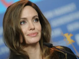 ‘Siempre seremos una familia’, dice Angelina Jolie