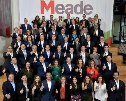 Meade presenta a 37 como equipo de campaña; encabezan Nuño, Eruviel y Vanessa Rubio