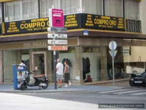 Siguen abiertos negocios que compran oro