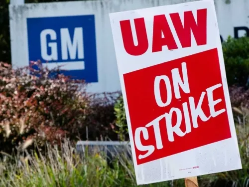 Suspende GM más operaciones en México por huelga en EU