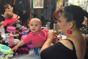 Hijo de Angélica Vale, de nueve meses y medio, debuta en teatro