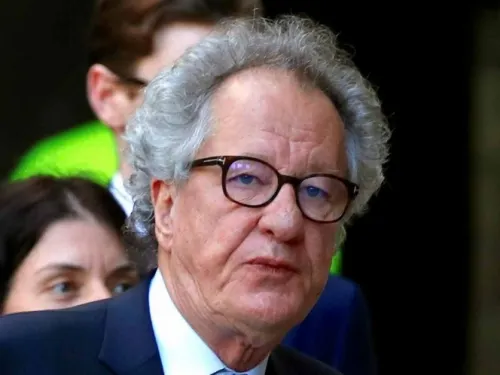 Geoffrey Rush recibe suma millonaria tras difamación de un diario