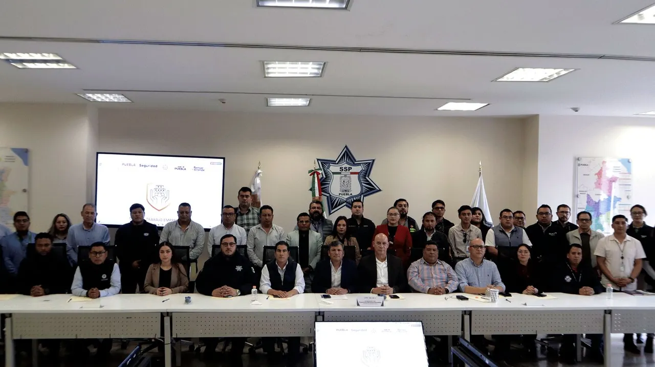 Mesa de trabajo con empresarios en materia de seguridad