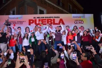 Inician campaña Alejandro Armenta y Pepe Chedraui en el zócalo de Puebla