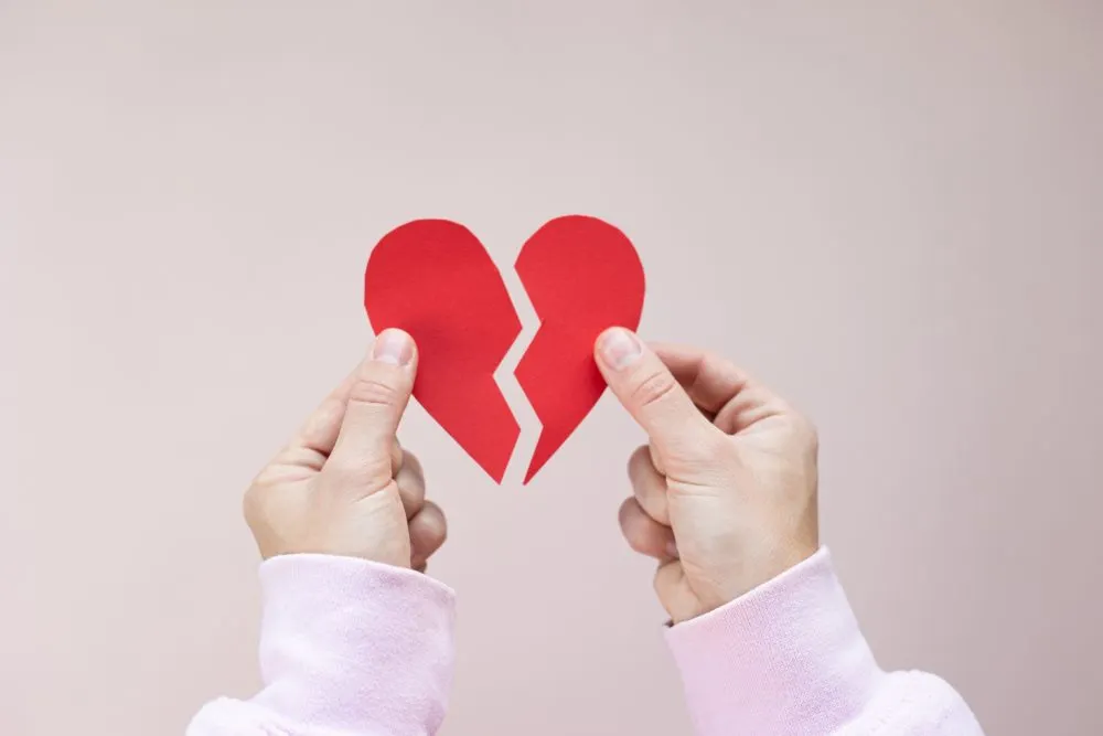 ¿Por qué una ruptura amorosa duele físicamente? Esto pasa en tu cerebro cuando termina una relación