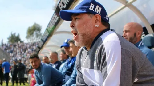 Amargo regreso de Maradona a los banquillos