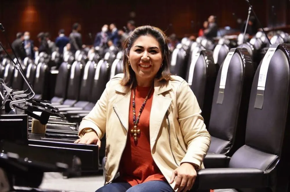 Genoveva Huerta presenta iniciativa para el cuidado de la salud a través de la arteterapia