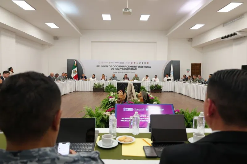 Puebla refuerza coordinación con estados vecinos contra el robo a transporte de carga