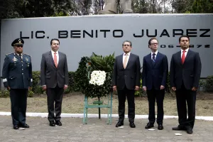 Encabezan autoridades conmemoración del natalicio de Juárez