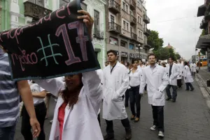 Médicos poblanos se suman al movimiento #YoSoyMédico o #YoSoy17