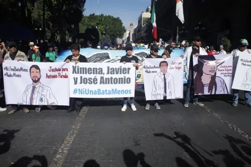 Acciones inmediatas para dejar de vivir con miedo, piden estudiantes a Rivera Vivanco