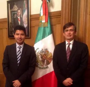 Eduardo Rivera se reúne con embajador de México en Francia