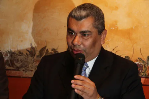 Zavala pelea la dirigencia estatal del PRI