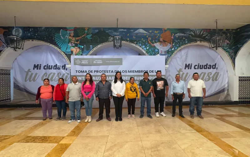 Ariadna Ayala toma protesta a los nuevos presidentes auxiliares de Atlixco para el periodo 2025-2028