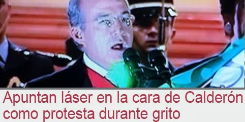 Apuntan láser en la cara de Calderón como protesta durante grito