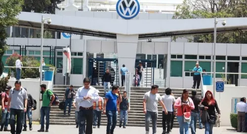 Más de 6 mil empleados de VW, convocados para vaciar lockers por #nuevanormalidad