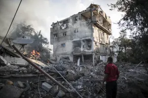 Israel bombardea campo de refugiados; mueren seis palestinos