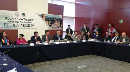 Pide Luis Alberto Arriaga a Senadores la liberación de recursos para Pueblos  Mágicos