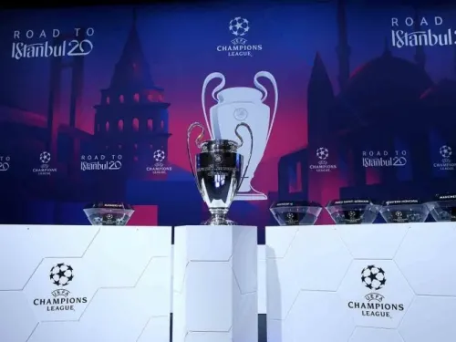 UEFA aplaza finales de Champions y Europa League