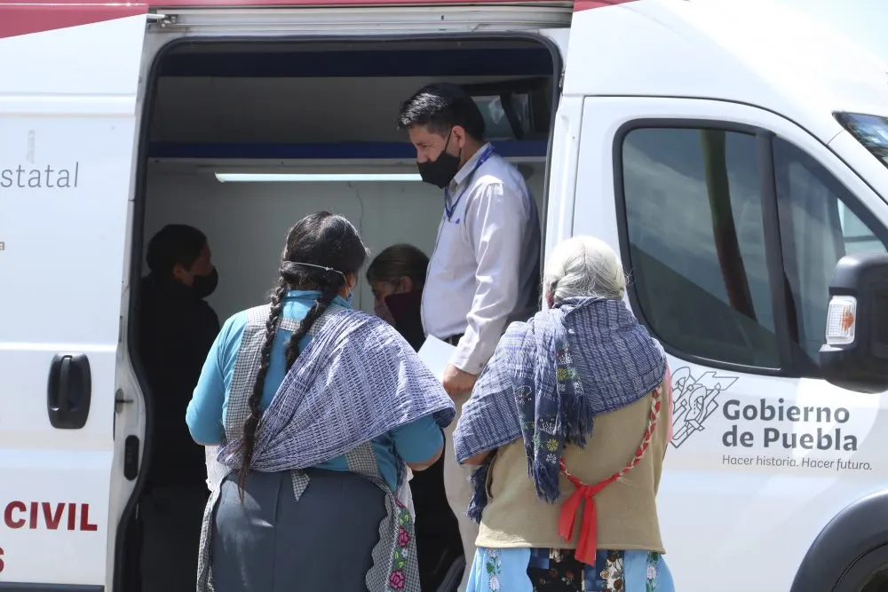 Atiende Registro Civil del SEDIF a habitantes de San Miguel Canoa
