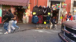 Ambulantes comienzan a tomar las calles nuevamente