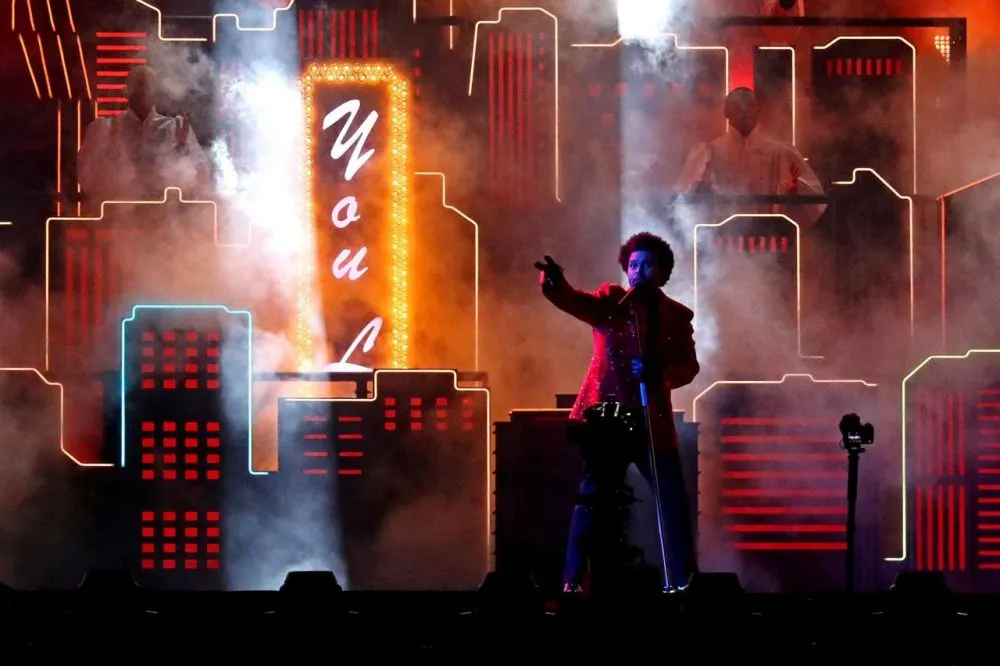 The Weekend llega al Superbowl y no convence