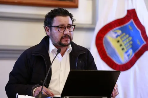 Gobierno de la Ciudad intensifica bacheo y mantenimiento de parques y jardines