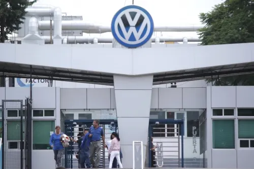 Suspenderá planta VW actividades de manufactura para sumarse al paro nacional de mujeres