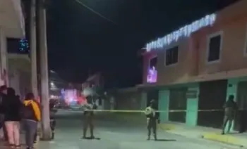 Hombre muere en riña callejera entre familias en Amozoc; hay dos detenidos