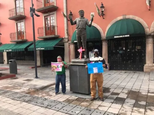 Fans le rinden homenaje al ‘Divo de Juárez’ en Garibaldi