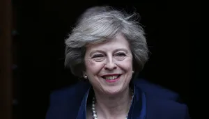 Theresa May asume como primera ministra de Reino Unido