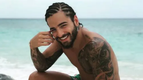 Cuestionan sexualidad de Maluma por grabación