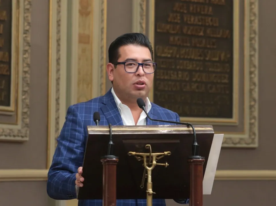 Presenta Néstor Camarillo iniciativa para incluir a los jóvenes en la toma de decisiones