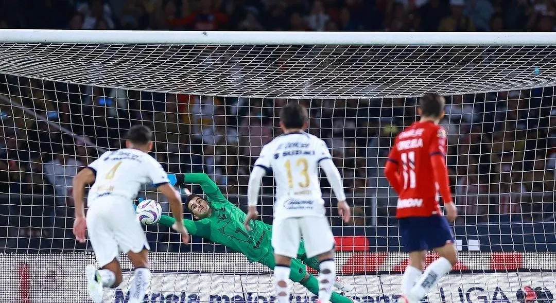 Pumas vence a Chivas