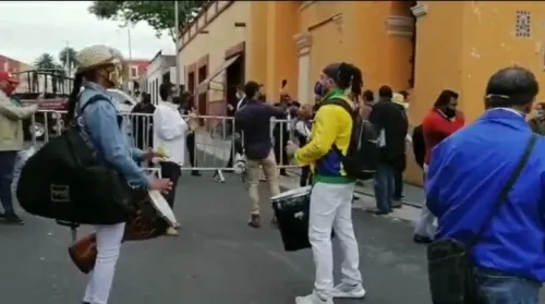Artistas de eventos sociales se manifiestan en Casa Aguayo para pedir apoyo y apertura de salones