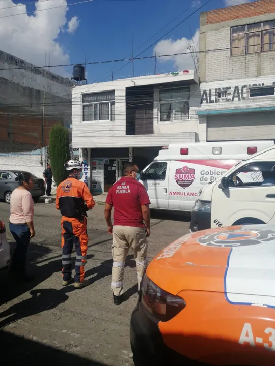 Explosión en Santiago deja 2 heridos y daños