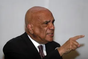 Lozoya presume avance en negociación laboral con el SNTE