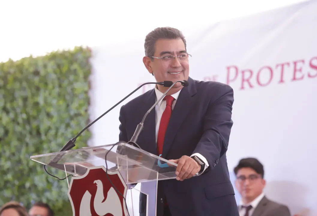 Sergio Salomón Céspedes , gobernador de Puebla