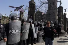 Granaderos blindan área cercana al Congreso