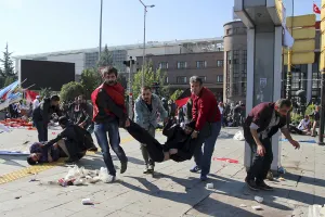 Doble atentado en Turquía deja al menos 86 muertos