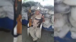 Adultos mayores se suman a grupos de autodefensa en Michoacán