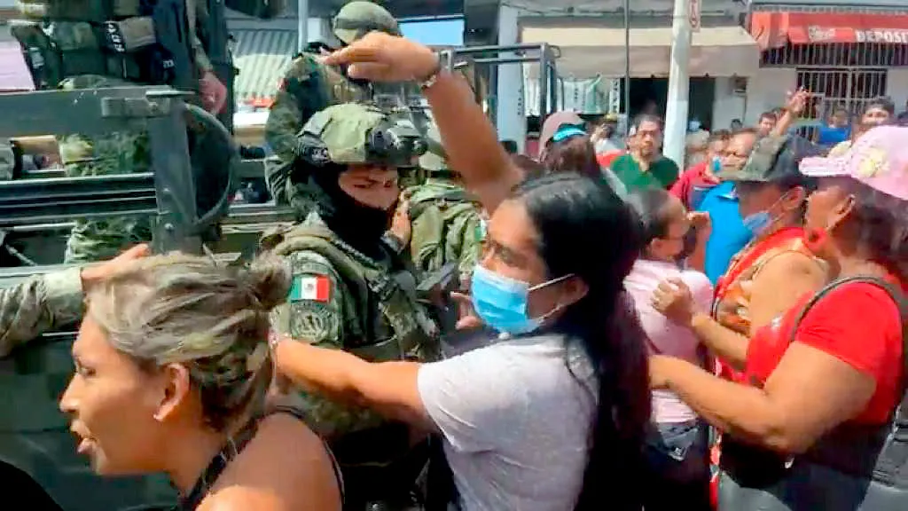 Militares Retenidos Mercado Central De Acapulco