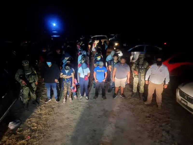Aseguran a 146 migrantes que se desplazaban en vehículos por Tamaulipas
