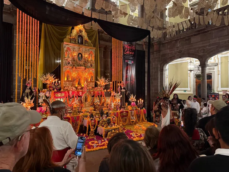 Más de 100 mil personas visitaron la ofrenda del Palacio Municipal durante el Festival “La Muerte es un Sueño”