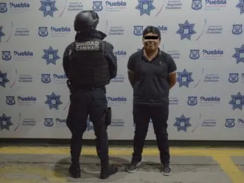 Policía Municipal de Puebla detuvo a hombre en posesión de 11 kilogramos de posible cristal