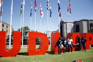 Inaugura UDLAP en el DF extensión Jenkins Graduate School
