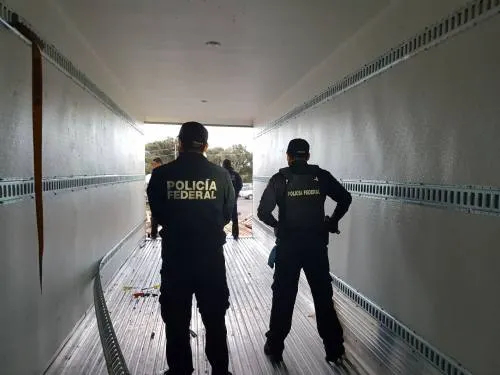Policía Federal decomisa en Puebla 310 kilos de cocaína en camión