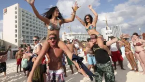 Agencia de seguridad de EU alerta a springbreakers sobre violencia en México