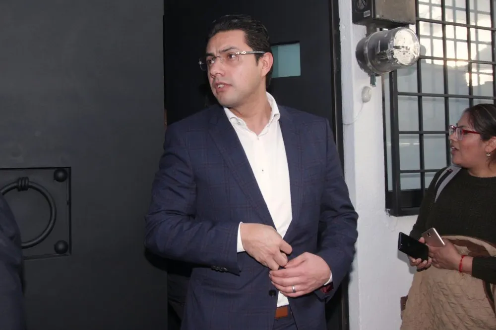 Jesús Giles es vinculado a proceso, logra libertad bajo caución